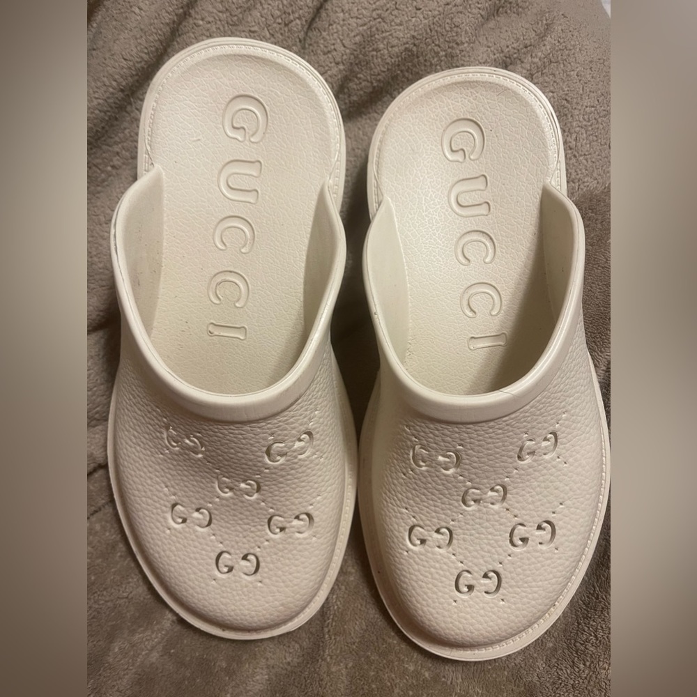 Gucci slip on slide